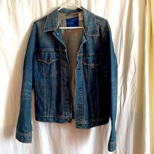 Levi’s trucker jacket